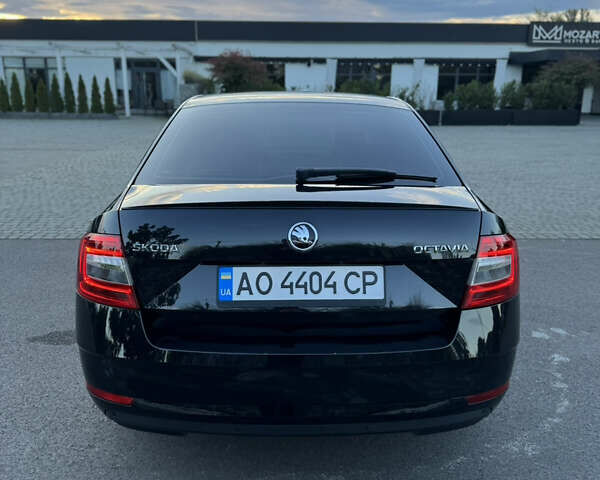 Черный Шкода Октавия, объемом двигателя 1.97 л и пробегом 205 тыс. км за 17200 $, фото 3 на Automoto.ua