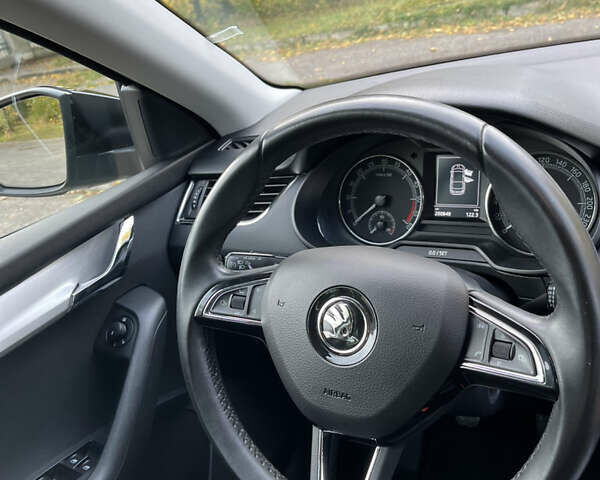 Чорний Шкода Октавія, об'ємом двигуна 1.6 л та пробігом 218 тис. км за 14500 $, фото 2 на Automoto.ua