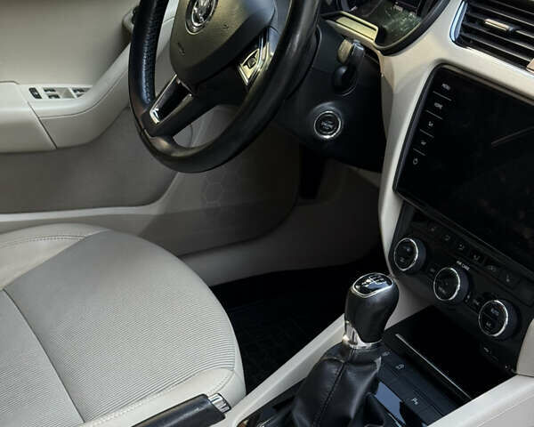 Чорний Шкода Октавія, об'ємом двигуна 1.6 л та пробігом 210 тис. км за 13900 $, фото 28 на Automoto.ua