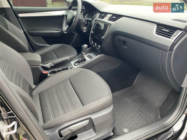 Черный Шкода Октавия, объемом двигателя 1.6 л и пробегом 269 тыс. км за 14200 $, фото 18 на Automoto.ua