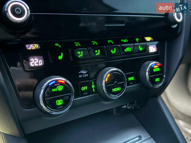 Черный Шкода Октавия, объемом двигателя 1.6 л и пробегом 61 тыс. км за 15900 $, фото 18 на Automoto.ua