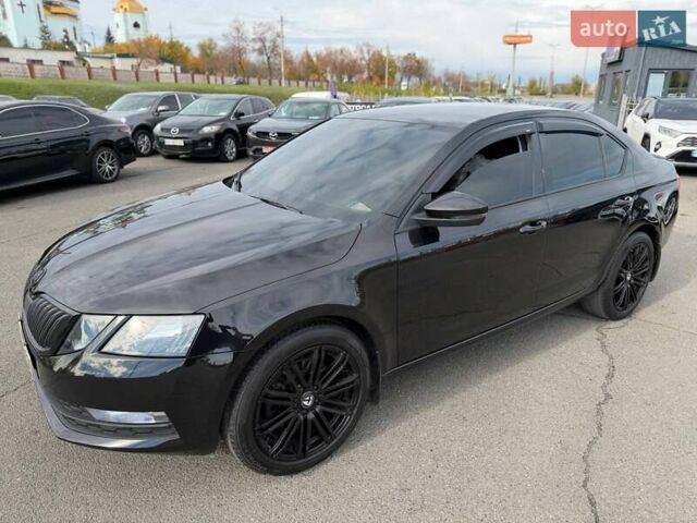 Чорний Шкода Октавія, об'ємом двигуна 1.8 л та пробігом 165 тис. км за 16500 $, фото 11 на Automoto.ua
