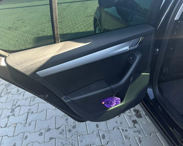 Черный Шкода Октавия, объемом двигателя 1.6 л и пробегом 230 тыс. км за 12150 $, фото 6 на Automoto.ua