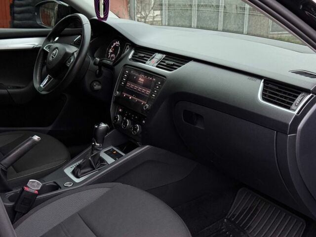 Черный Шкода Октавия, объемом двигателя 1.6 л и пробегом 250 тыс. км за 13999 $, фото 8 на Automoto.ua