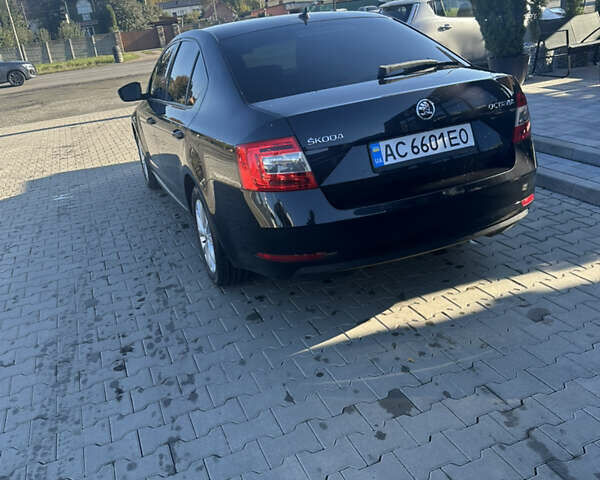 Черный Шкода Октавия, объемом двигателя 1.6 л и пробегом 230 тыс. км за 12150 $, фото 1 на Automoto.ua