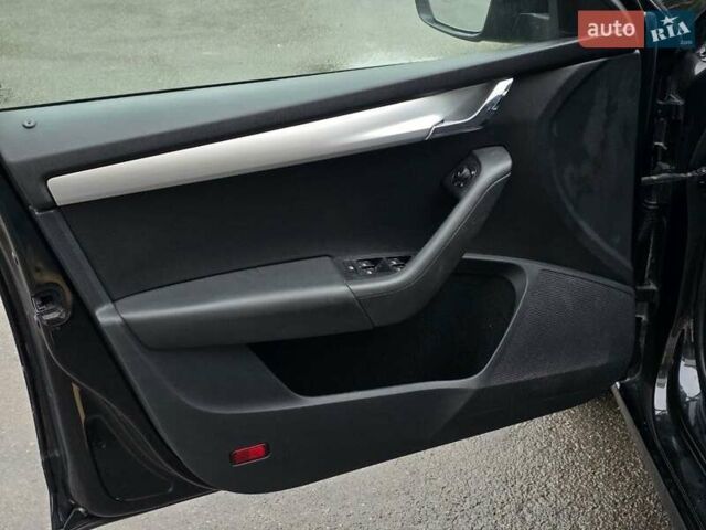 Чорний Шкода Октавія, об'ємом двигуна 2 л та пробігом 228 тис. км за 13999 $, фото 35 на Automoto.ua