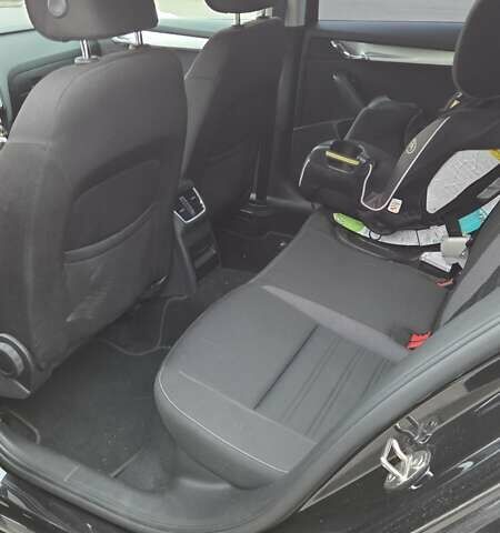 Черный Шкода Октавия, объемом двигателя 1 л и пробегом 262 тыс. км за 10000 $, фото 5 на Automoto.ua