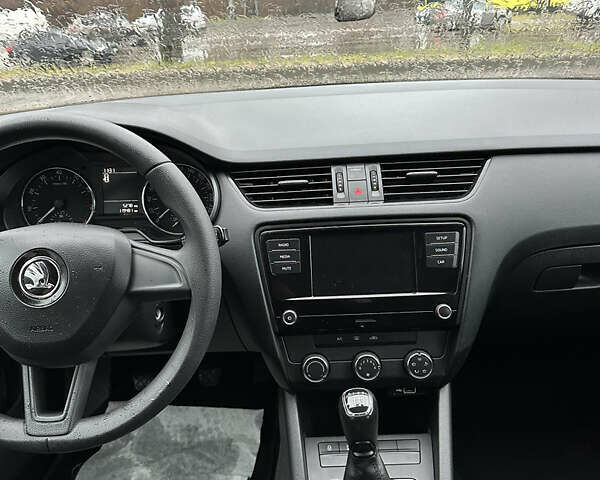 Черный Шкода Октавия, объемом двигателя 1.4 л и пробегом 119 тыс. км за 11500 $, фото 21 на Automoto.ua