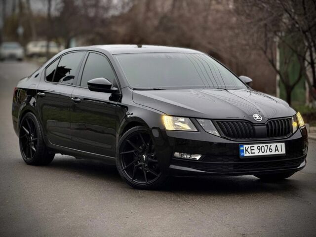 Черный Шкода Октавия, объемом двигателя 1.6 л и пробегом 250 тыс. км за 13999 $, фото 2 на Automoto.ua