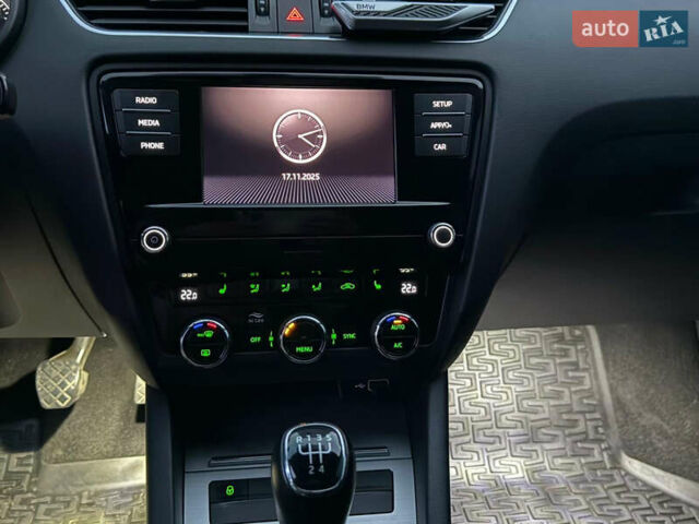 Черный Шкода Октавия, объемом двигателя 1.6 л и пробегом 61 тыс. км за 15900 $, фото 17 на Automoto.ua