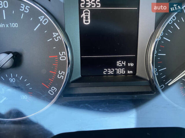 Черный Шкода Октавия, объемом двигателя 1.6 л и пробегом 232 тыс. км за 10700 $, фото 24 на Automoto.ua