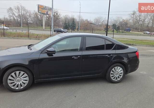 Черный Шкода Октавия, объемом двигателя 1 л и пробегом 262 тыс. км за 10000 $, фото 3 на Automoto.ua