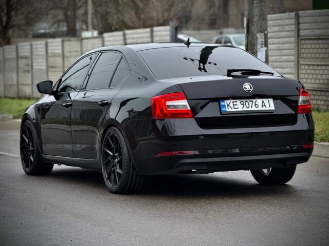 Черный Шкода Октавия, объемом двигателя 1.6 л и пробегом 250 тыс. км за 13999 $, фото 5 на Automoto.ua