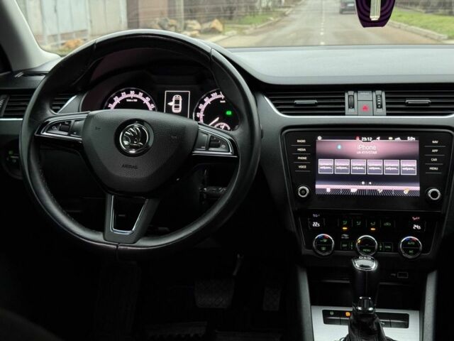 Черный Шкода Октавия, объемом двигателя 1.6 л и пробегом 250 тыс. км за 13999 $, фото 7 на Automoto.ua