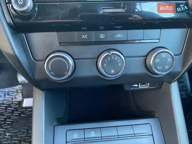 Черный Шкода Октавия, объемом двигателя 1.6 л и пробегом 232 тыс. км за 10700 $, фото 22 на Automoto.ua