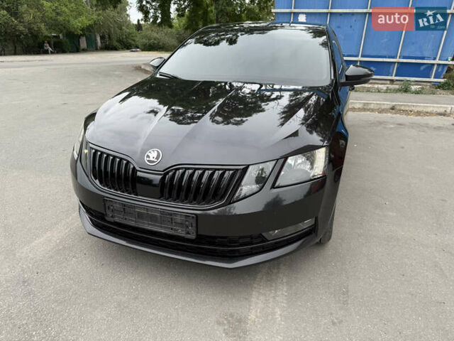 Черный Шкода Октавия, объемом двигателя 1.8 л и пробегом 114 тыс. км за 16300 $, фото 5 на Automoto.ua