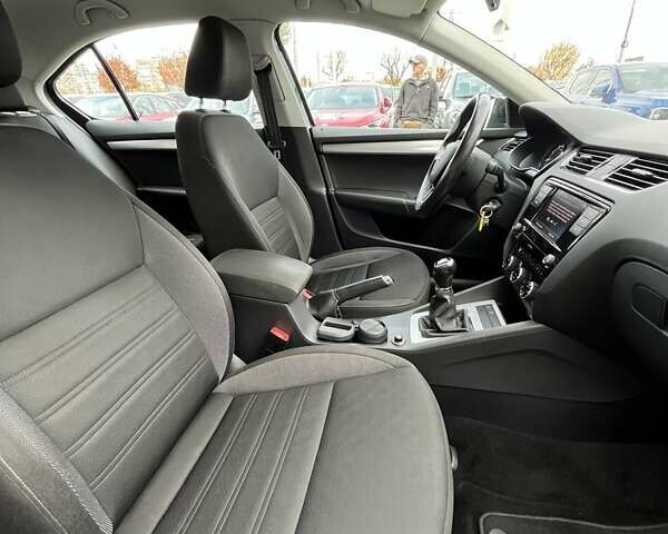 Чорний Шкода Октавія, об'ємом двигуна 1.4 л та пробігом 134 тис. км за 11878 $, фото 11 на Automoto.ua