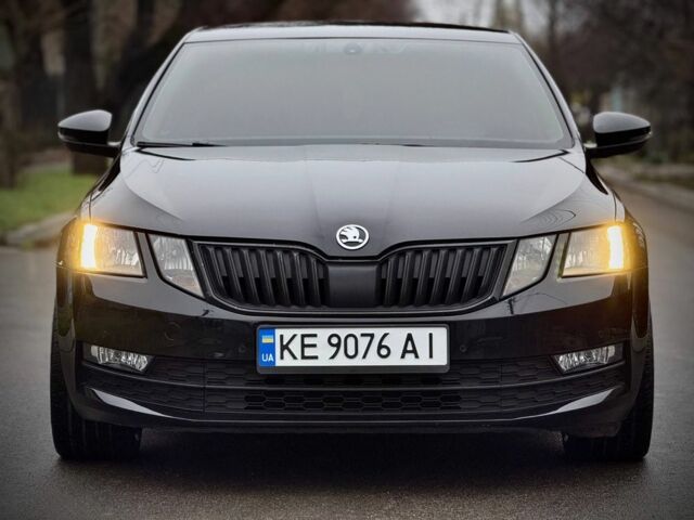 Черный Шкода Октавия, объемом двигателя 1.6 л и пробегом 250 тыс. км за 13999 $, фото 1 на Automoto.ua