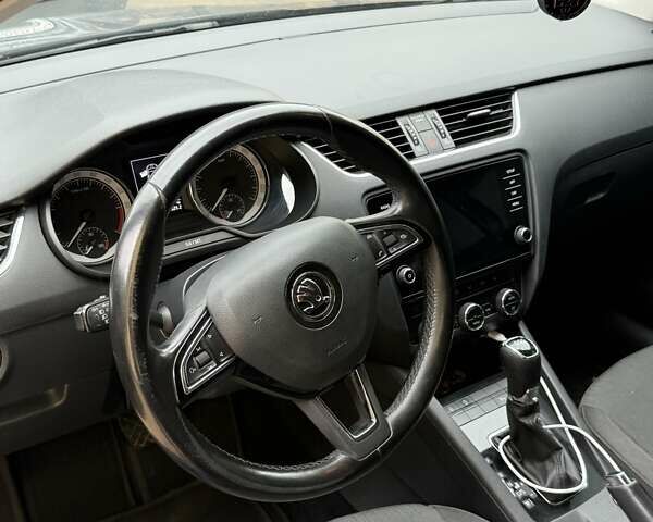 Шкода Октавия 2018 в Львове на Automoto.ua Черный Шкода Октавия, объемом двигателя 1.97 л и пробегом 200 тыс. км за 17900 $, фото 6 на Automoto.ua