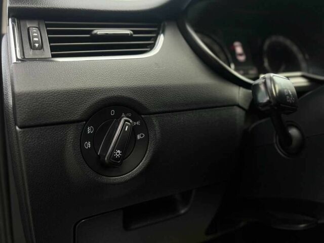 Черный Шкода Октавия, объемом двигателя 2 л и пробегом 291 тыс. км за 14900 $, фото 18 на Automoto.ua