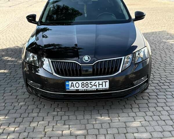 Шкода Октавія 2018 у Мукачеве на Automoto.ua Чорний Шкода Октавія, об'ємом двигуна 1.6 л та пробігом 229 тис. км за 13300 $, фото 11 на Automoto.ua