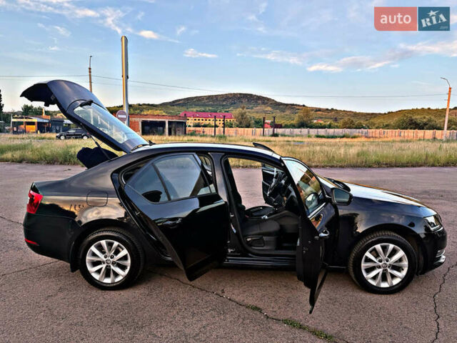 Черный Шкода Октавия, объемом двигателя 2.01 л и пробегом 165 тыс. км за 18550 $, фото 35 на Automoto.ua