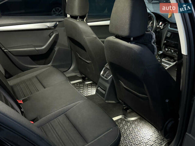 Черный Шкода Октавия, объемом двигателя 1.6 л и пробегом 61 тыс. км за 15900 $, фото 14 на Automoto.ua