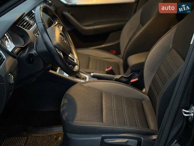 Черный Шкода Октавия, объемом двигателя 1.4 л и пробегом 117 тыс. км за 14100 $, фото 12 на Automoto.ua