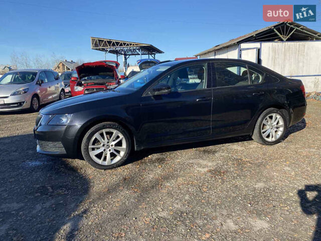 Черный Шкода Октавия, объемом двигателя 1.6 л и пробегом 232 тыс. км за 10700 $, фото 5 на Automoto.ua