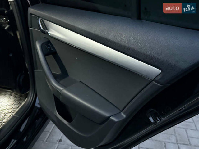 Черный Шкода Октавия, объемом двигателя 1.6 л и пробегом 61 тыс. км за 15900 $, фото 13 на Automoto.ua