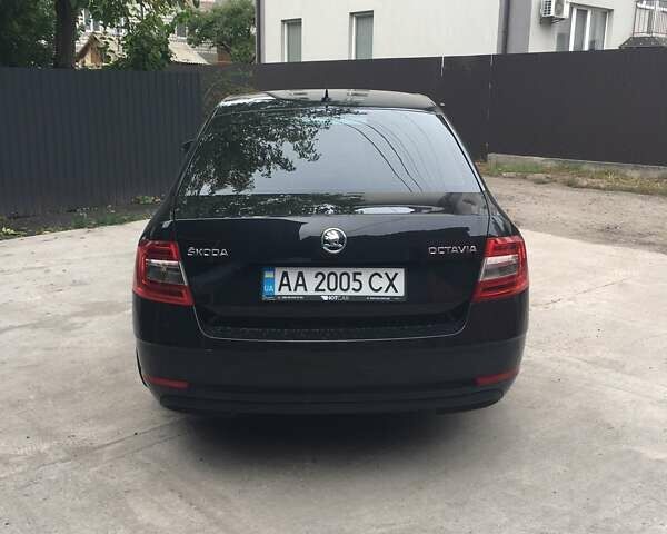 Черный Шкода Октавия, объемом двигателя 1.6 л и пробегом 155 тыс. км за 12500 $, фото 1 на Automoto.ua