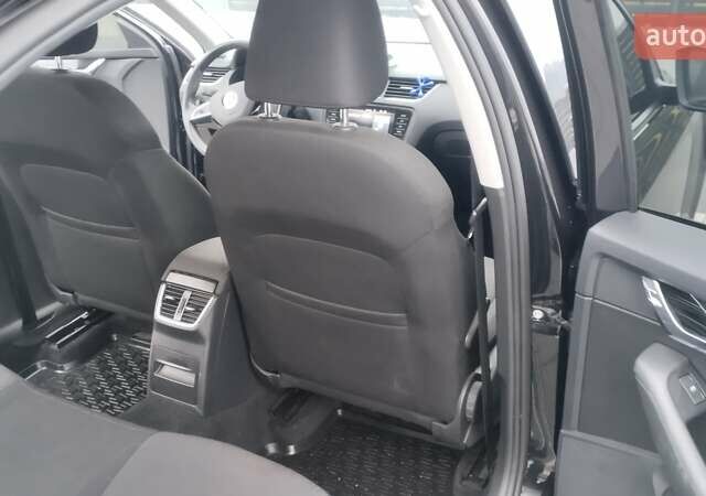 Чорний Шкода Октавія, об'ємом двигуна 1.6 л та пробігом 178 тис. км за 14300 $, фото 13 на Automoto.ua