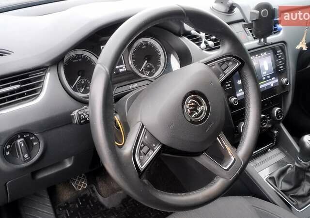 Чорний Шкода Октавія, об'ємом двигуна 1.6 л та пробігом 178 тис. км за 14300 $, фото 8 на Automoto.ua