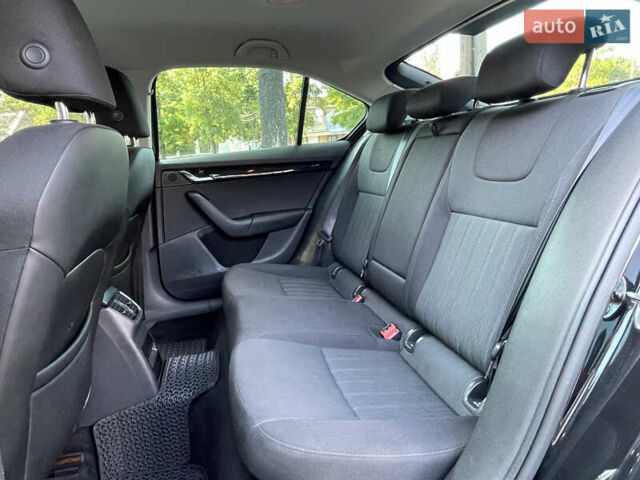 Чорний Шкода Октавія, об'ємом двигуна 2 л та пробігом 208 тис. км за 17999 $, фото 13 на Automoto.ua