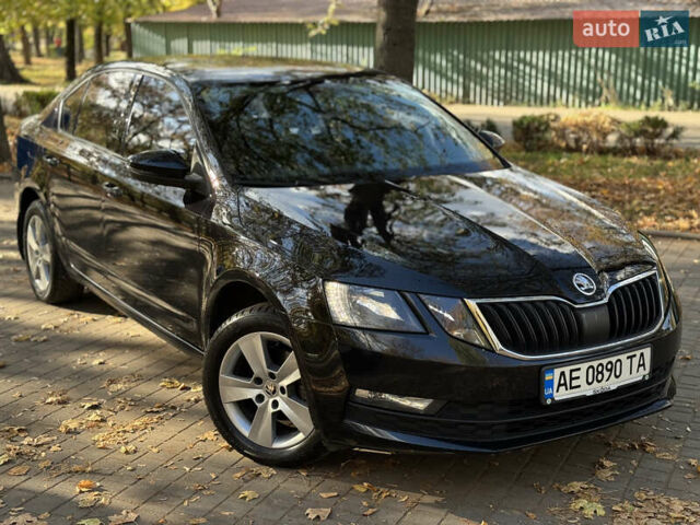 Черный Шкода Октавия, объемом двигателя 1.6 л и пробегом 99 тыс. км за 15700 $, фото 4 на Automoto.ua
