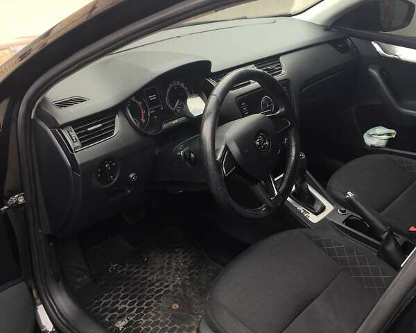 Черный Шкода Октавия, объемом двигателя 1.6 л и пробегом 155 тыс. км за 12500 $, фото 8 на Automoto.ua