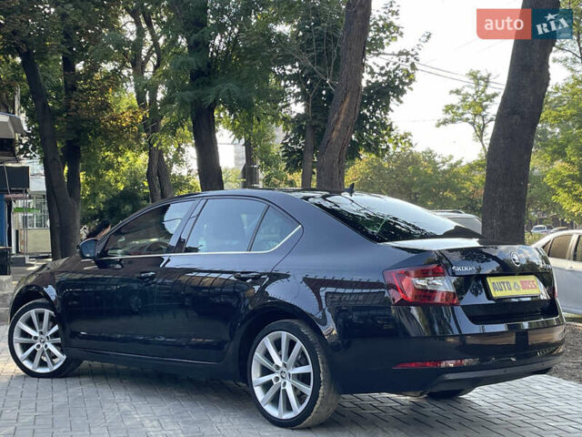 Чорний Шкода Октавія, об'ємом двигуна 2 л та пробігом 208 тис. км за 17999 $, фото 7 на Automoto.ua