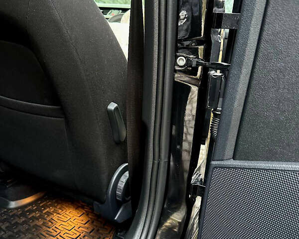 Черный Шкода Октавия, объемом двигателя 1.4 л и пробегом 140 тыс. км за 15500 $, фото 14 на Automoto.ua