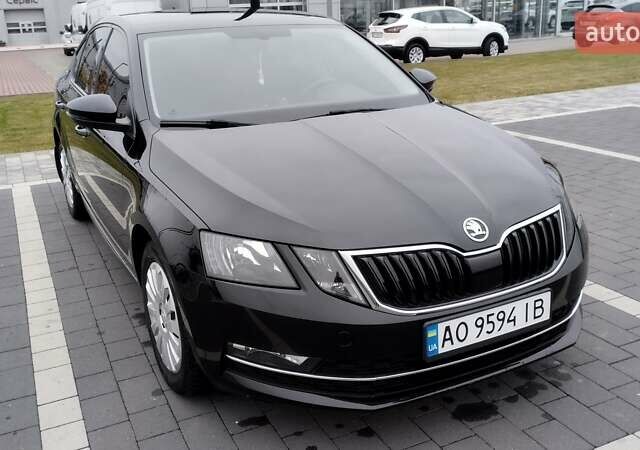 Чорний Шкода Октавія, об'ємом двигуна 1.6 л та пробігом 178 тис. км за 14300 $, фото 1 на Automoto.ua
