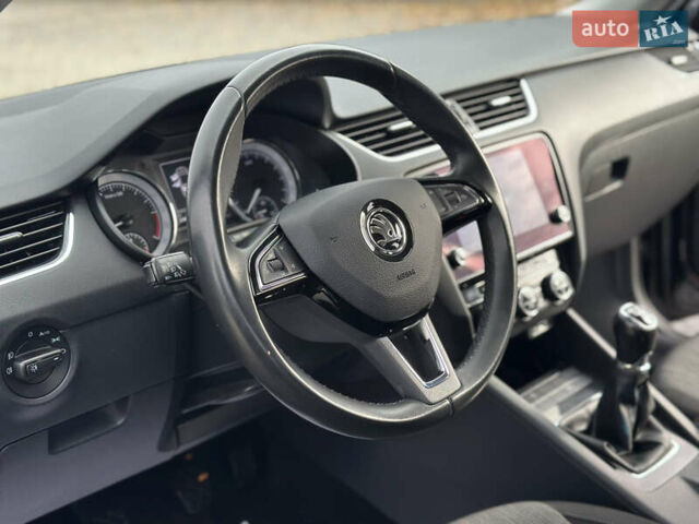 Шкода Октавия 2019 в Береговом на Automoto.ua Черный Шкода Октавия, объемом двигателя 1.97 л и пробегом 244 тыс. км за 15500 $, фото 22 на Automoto.ua