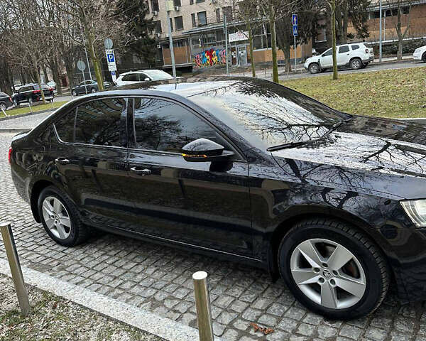 Черный Шкода Октавия, объемом двигателя 1.4 л и пробегом 140 тыс. км за 15500 $, фото 7 на Automoto.ua