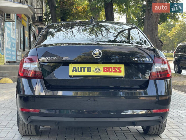 Чорний Шкода Октавія, об'ємом двигуна 2 л та пробігом 208 тис. км за 17999 $, фото 9 на Automoto.ua