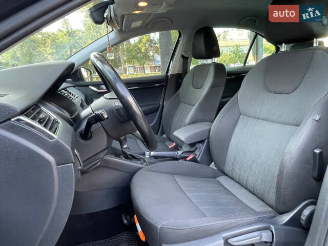 Чорний Шкода Октавія, об'ємом двигуна 2 л та пробігом 208 тис. км за 17999 $, фото 10 на Automoto.ua