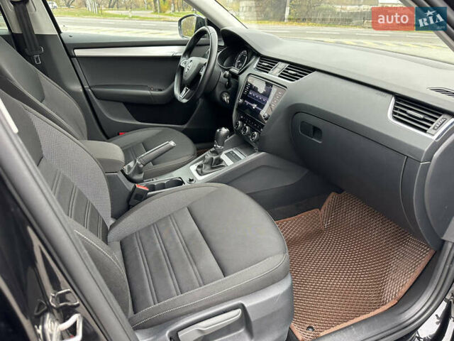 Черный Шкода Октавия, объемом двигателя 1.4 л и пробегом 87 тыс. км за 16700 $, фото 36 на Automoto.ua