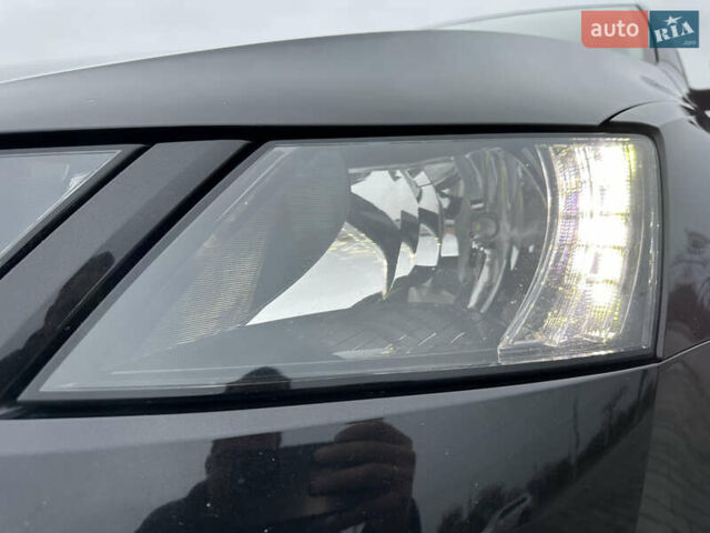 Черный Шкода Октавия, объемом двигателя 1.4 л и пробегом 87 тыс. км за 16700 $, фото 20 на Automoto.ua