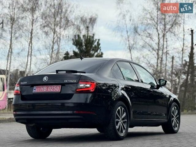 Черный Шкода Октавия, объемом двигателя 2 л и пробегом 124 тыс. км за 18900 $, фото 4 на Automoto.ua