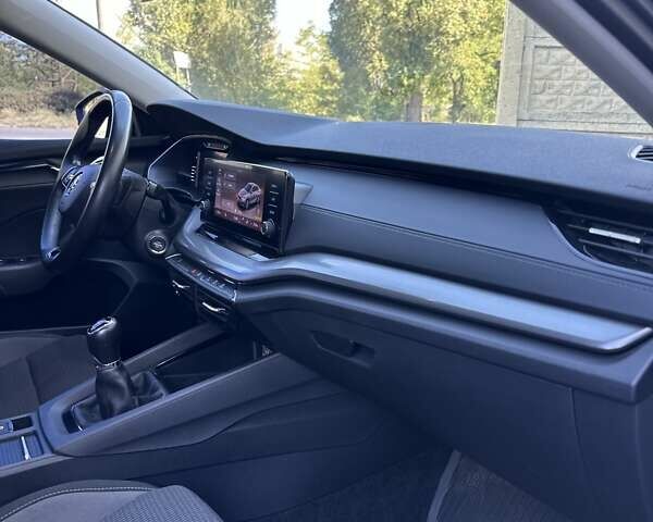Черный Шкода Октавия, объемом двигателя 1.5 л и пробегом 126 тыс. км за 16800 $, фото 3 на Automoto.ua