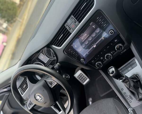 Черный Шкода Октавия, объемом двигателя 2 л и пробегом 124 тыс. км за 18900 $, фото 44 на Automoto.ua
