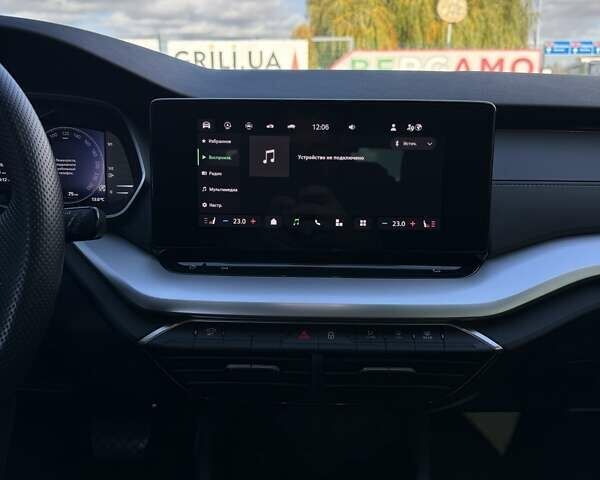 Шкода Октавия 2024 в Днепре (Днепропетровске) на Automoto.ua Черный Шкода Октавия, объемом двигателя 1.4 л и пробегом 29 тыс. км за 26850 $, фото 7 на Automoto.ua