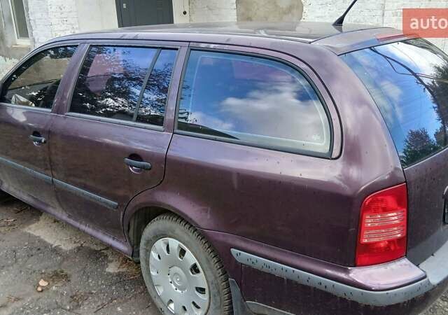 Фиолетовый Шкода Октавия, объемом двигателя 1.6 л и пробегом 210 тыс. км за 3600 $, фото 5 на Automoto.ua